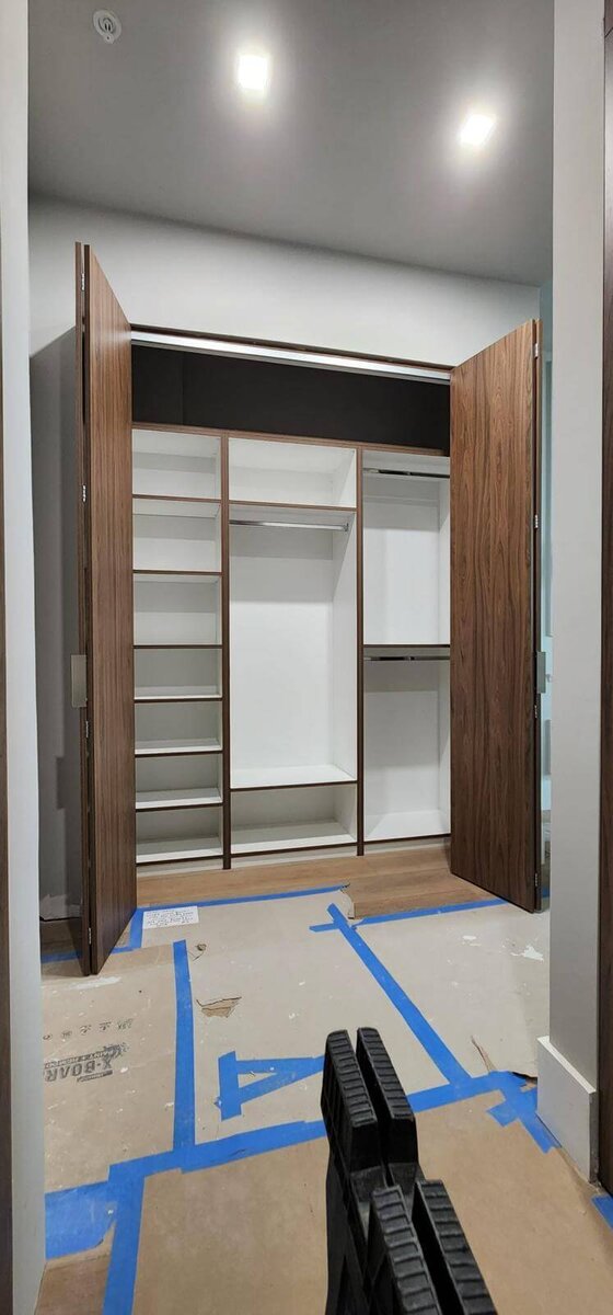 Aluminum glass doors