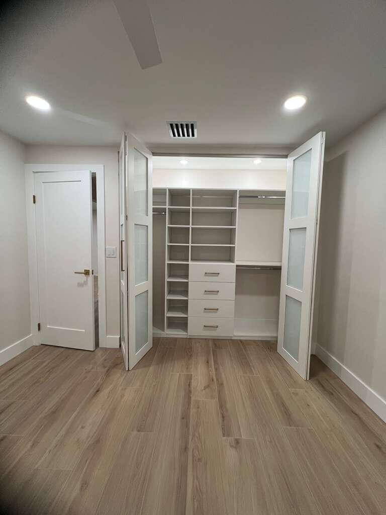 Custom shelving detail