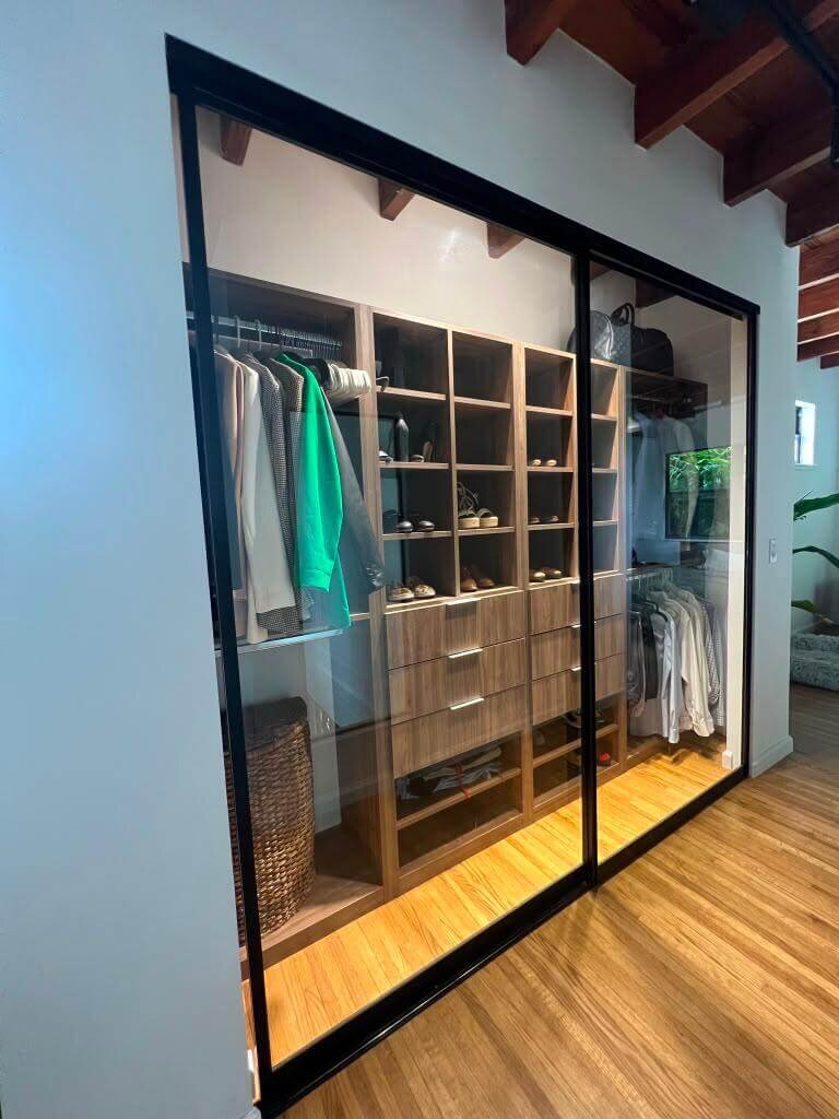 Aluminum frame closet